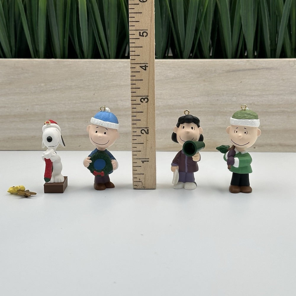 Hallmark Christmas Ornaments 2000 Peanuts Charlie Brown Lucy‎ Linus Snoopy